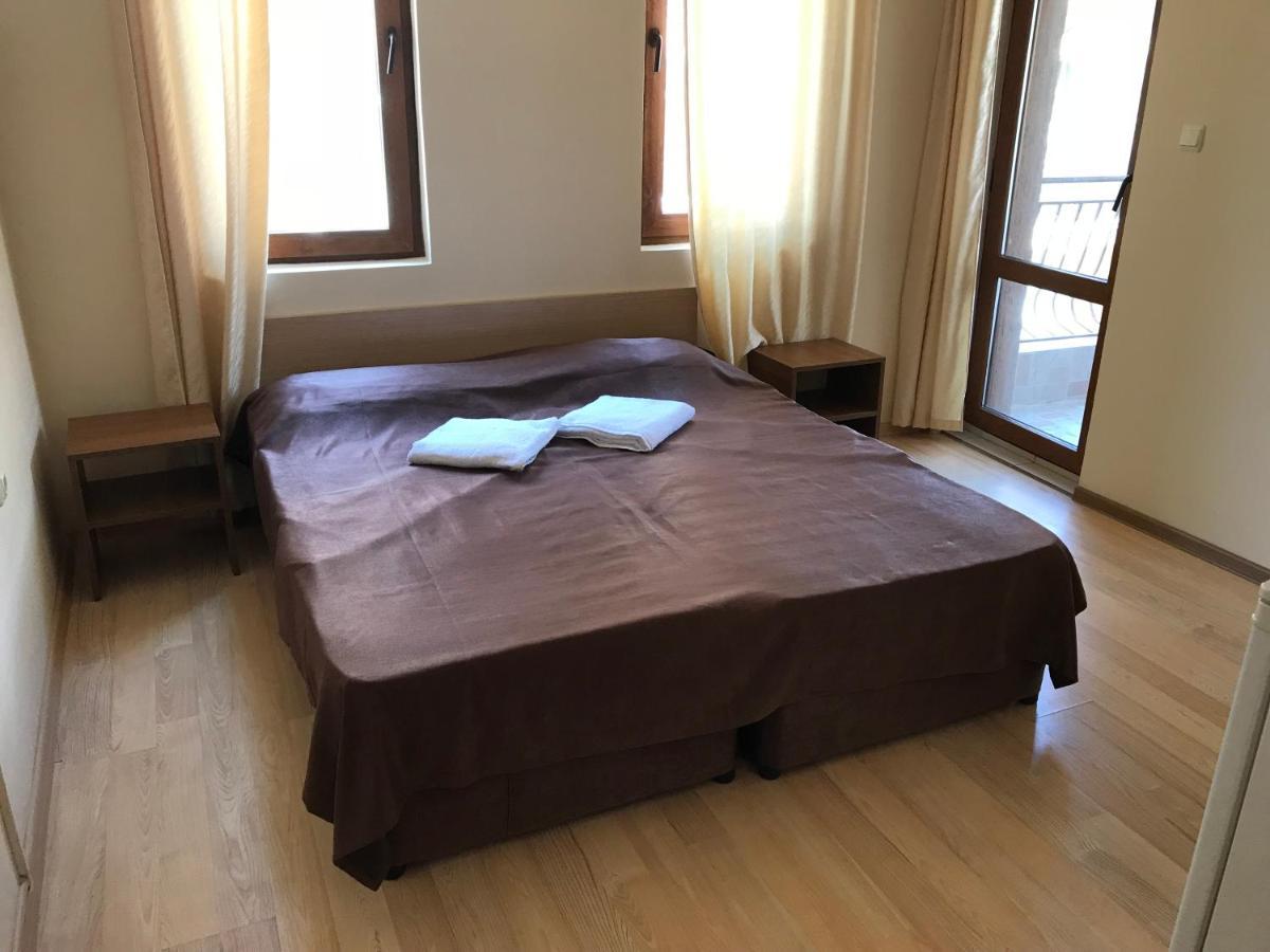 Family Hotel Akra チェルノモレツ エクステリア 写真