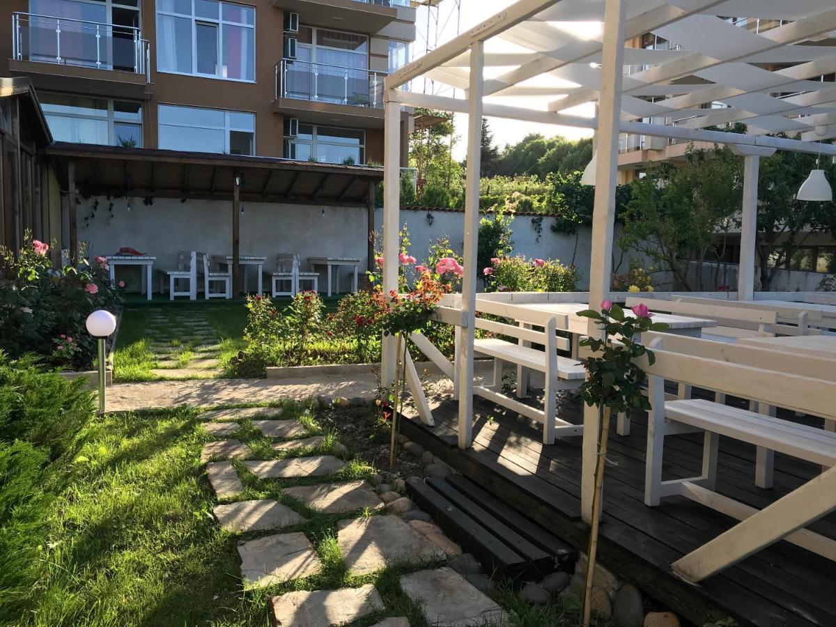 Family Hotel Akra チェルノモレツ エクステリア 写真