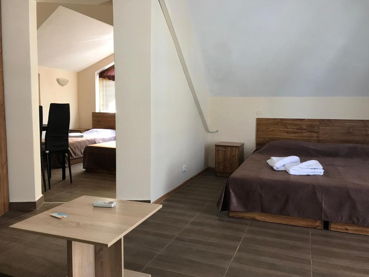 Family Hotel Akra チェルノモレツ エクステリア 写真