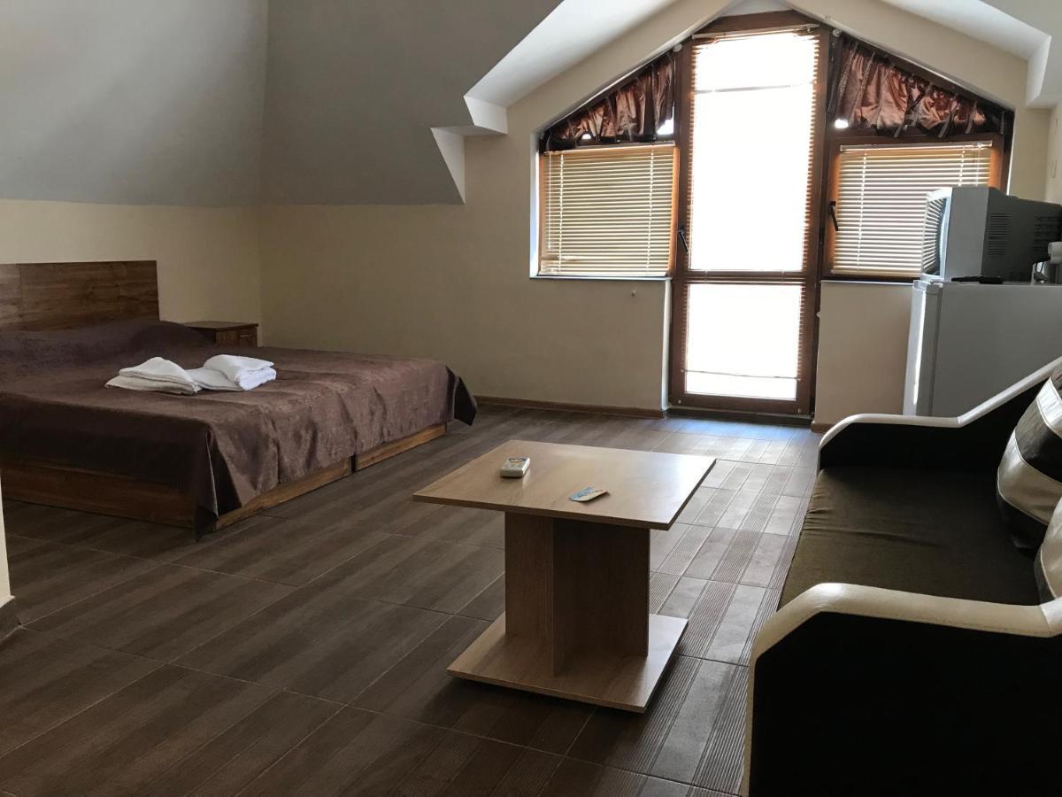 Family Hotel Akra チェルノモレツ エクステリア 写真